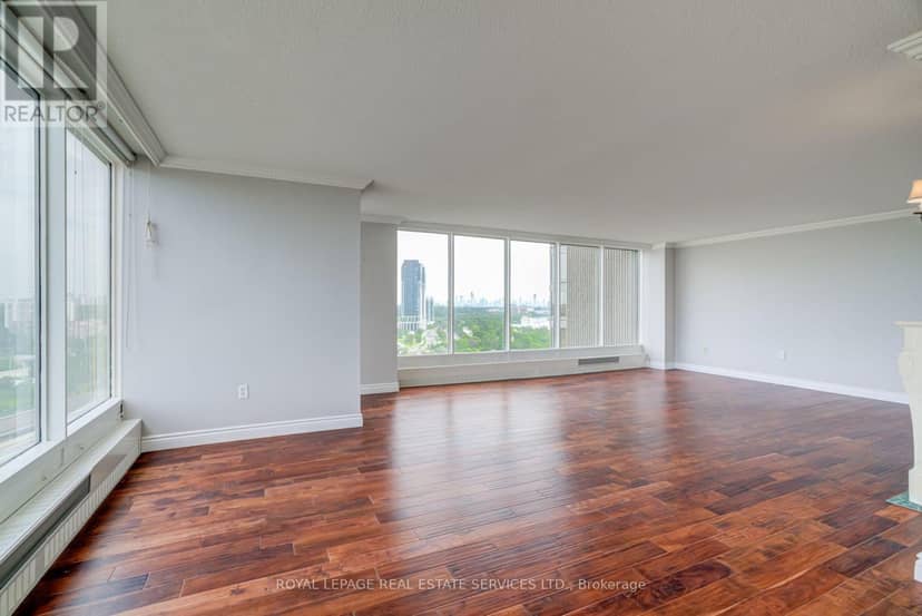 1610 - 2045 Lake Shore Boulevard W — photo 14 of 29