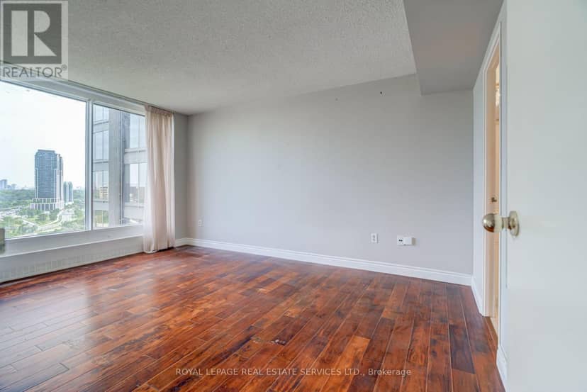 1610 - 2045 Lake Shore Boulevard W — photo 19 of 29
