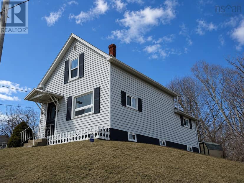 6 Chestnut Street — photo 1 of 29