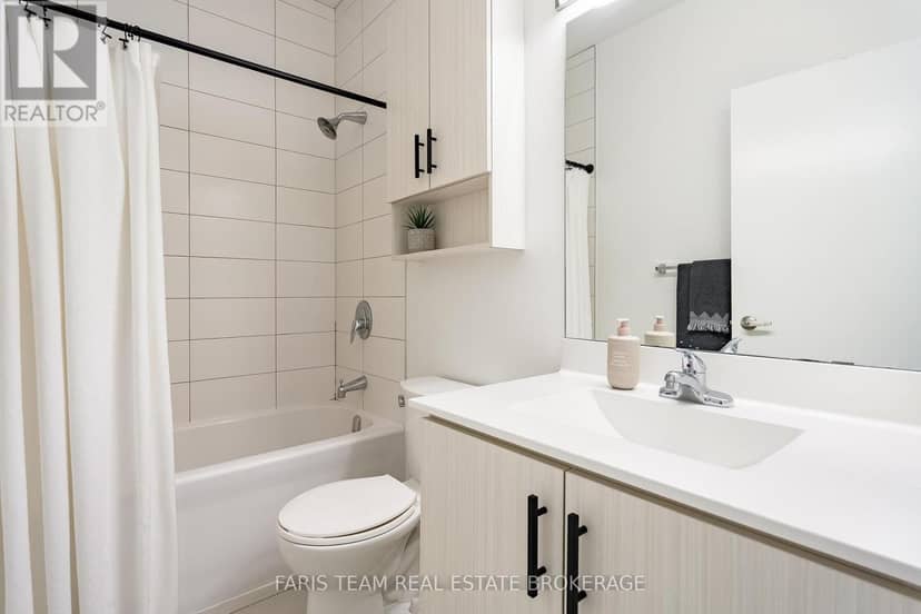 PH7 - 111 Worsley Street — photo 19 of 32