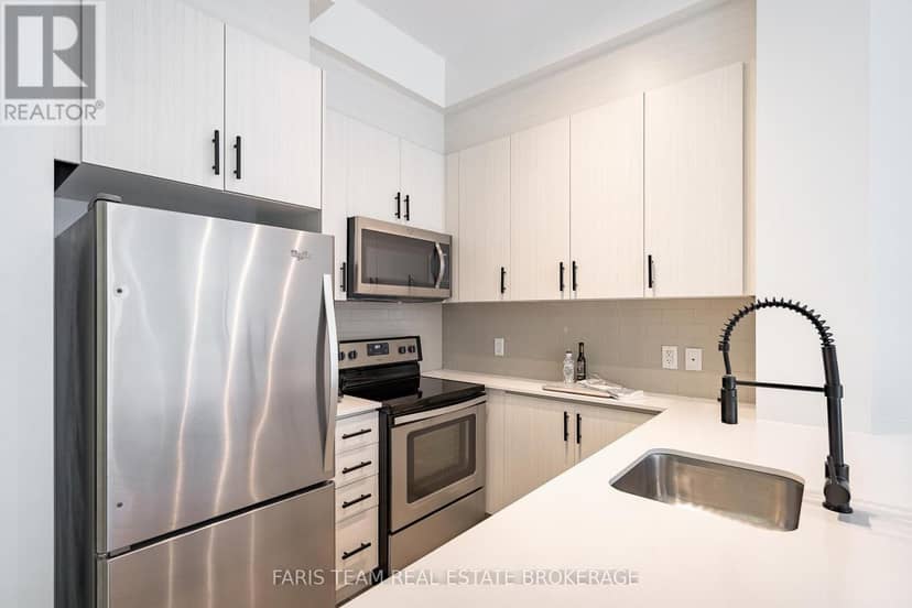 PH7 - 111 Worsley Street — photo 8 of 32
