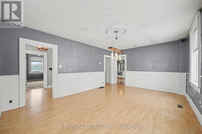 76 Main Street E — photo 14 of 40