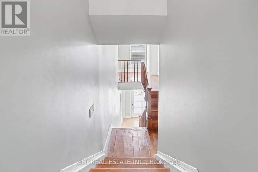 76 Main Street E — photo 19 of 40