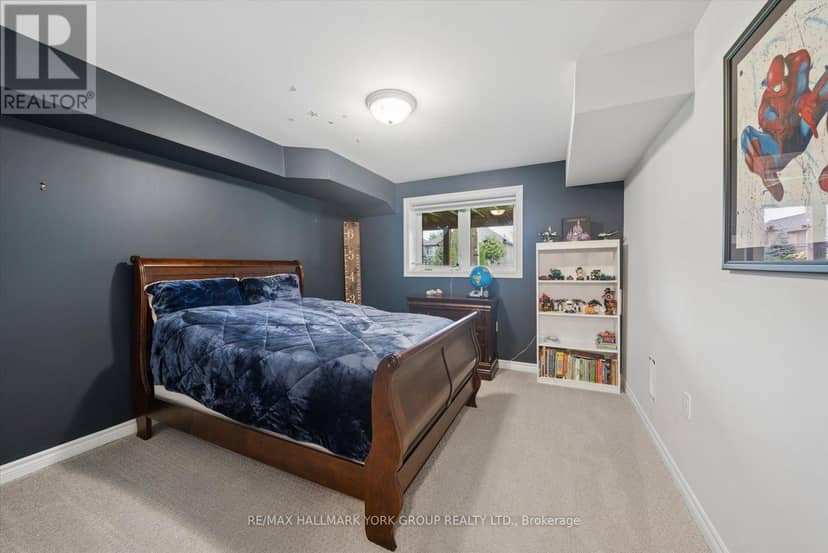 6 - 17 Lakewood Crescent — photo 28 of 39