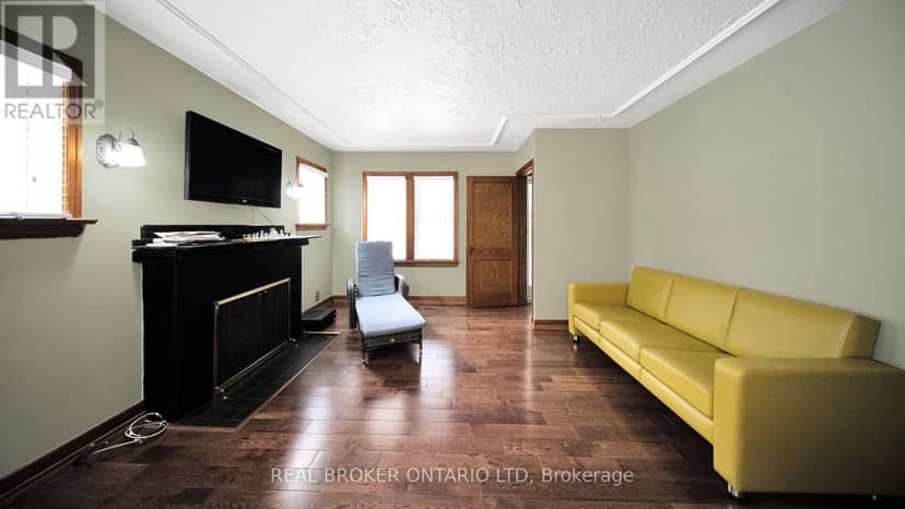 74 Sterling Street — photo 4 of 40