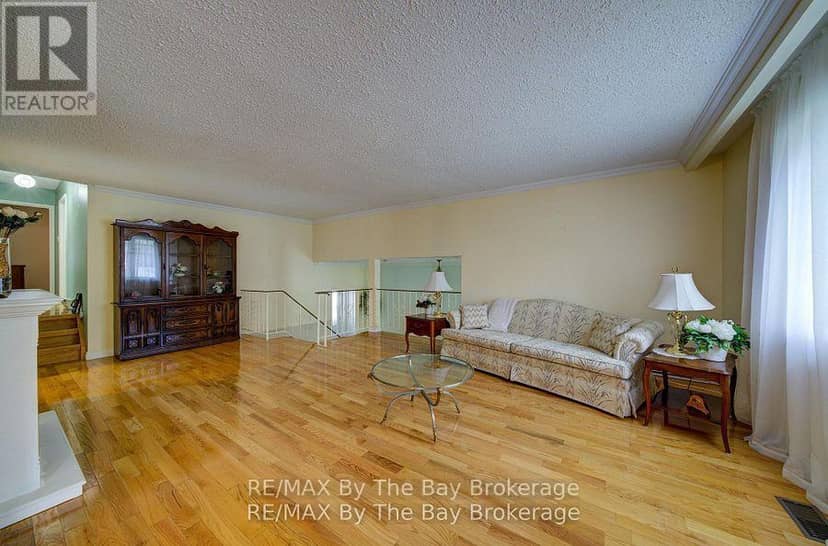 93 Frederick Drive — photo 10 of 40