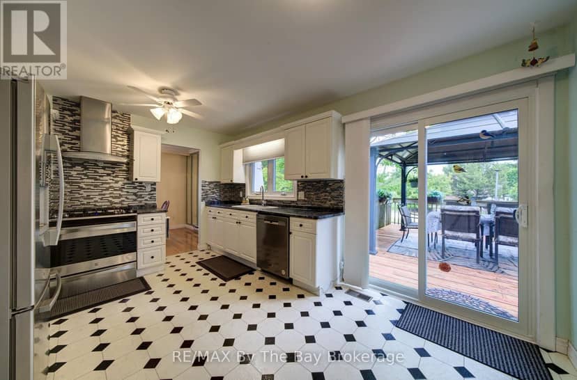 93 Frederick Drive — photo 13 of 40