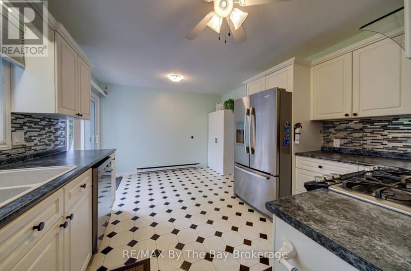 93 Frederick Drive — photo 16 of 40