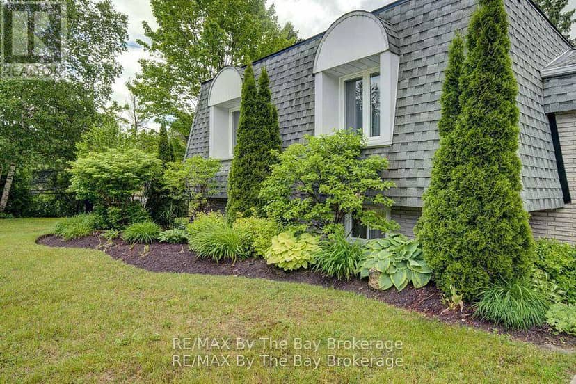 93 Frederick Drive — photo 3 of 40