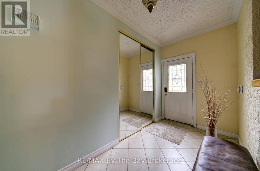 93 Frederick Drive — photo 6 of 40