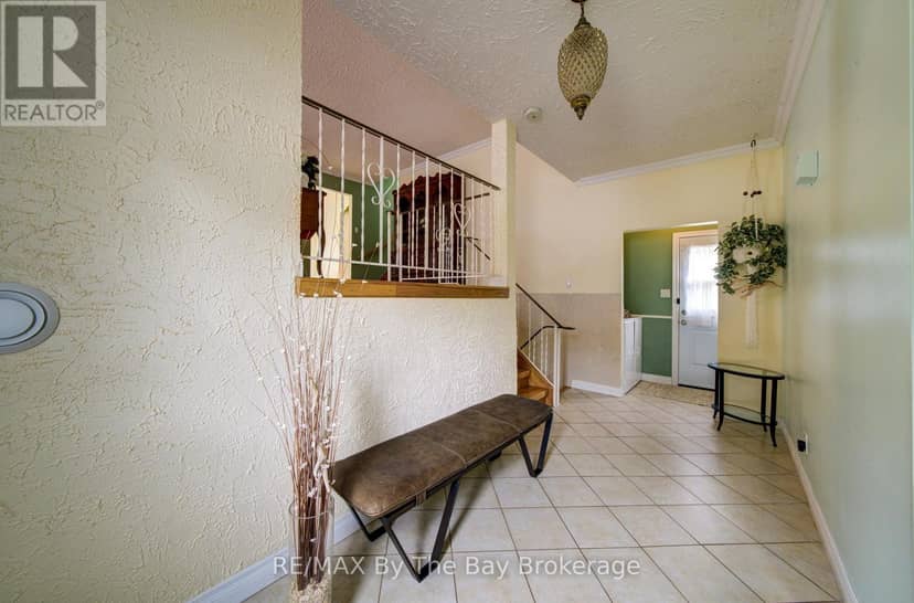 93 Frederick Drive — photo 7 of 40