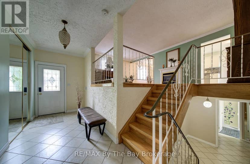 93 Frederick Drive — photo 8 of 40