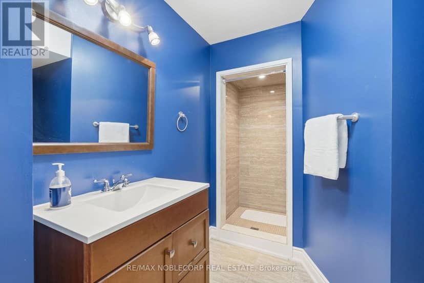 111 Emily Carr Crescent — photo 35 of 40