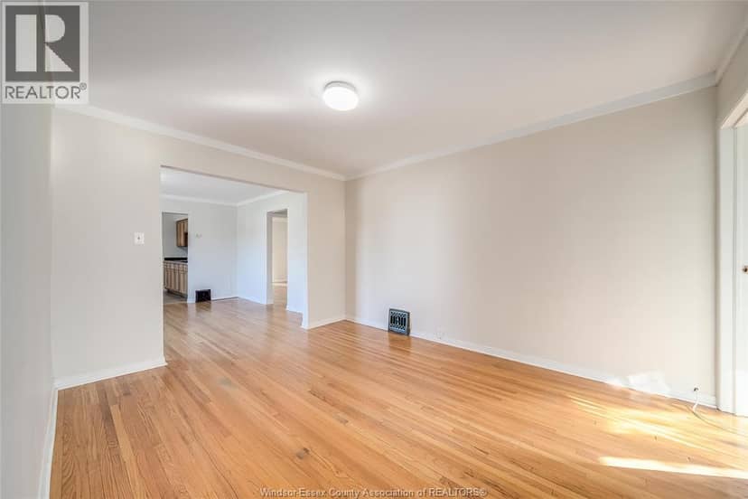 106-108 SHEPHERD STREET East — photo 16 of 40