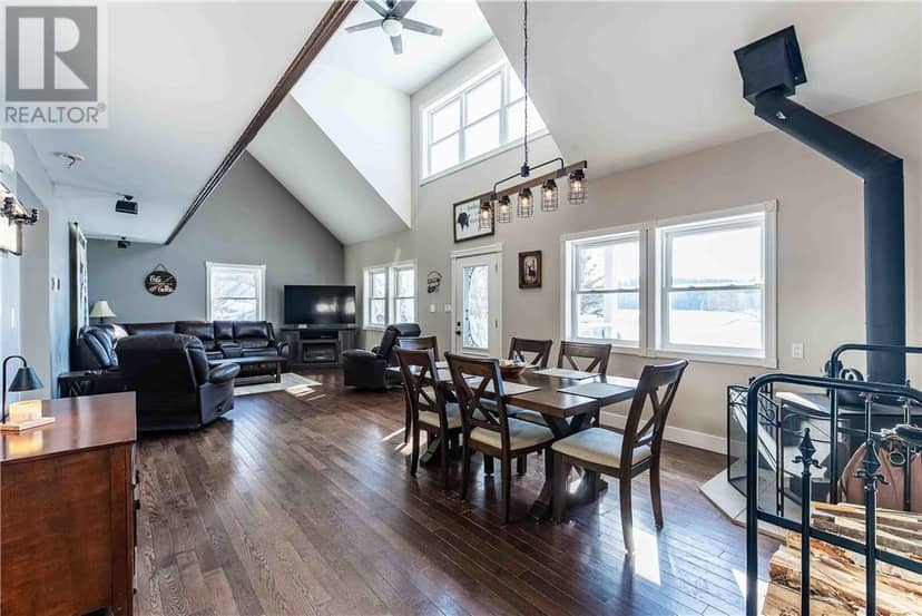 1168 West Bay, Capreol, photo 3