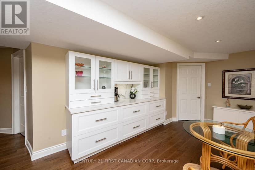286 Dufferin Street — photo 29 of 40