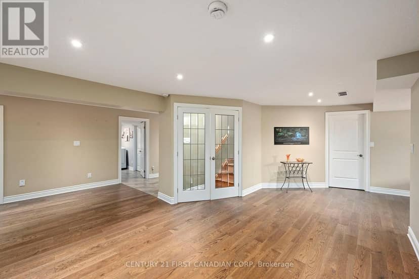 286 Dufferin Street — photo 37 of 40