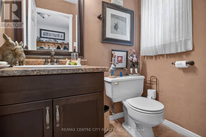 8982 Yarmouth Centre Road — photo 31 of 40