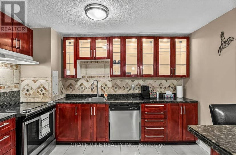 504 - 2951 Riverside Drive — photo 9 of 31
