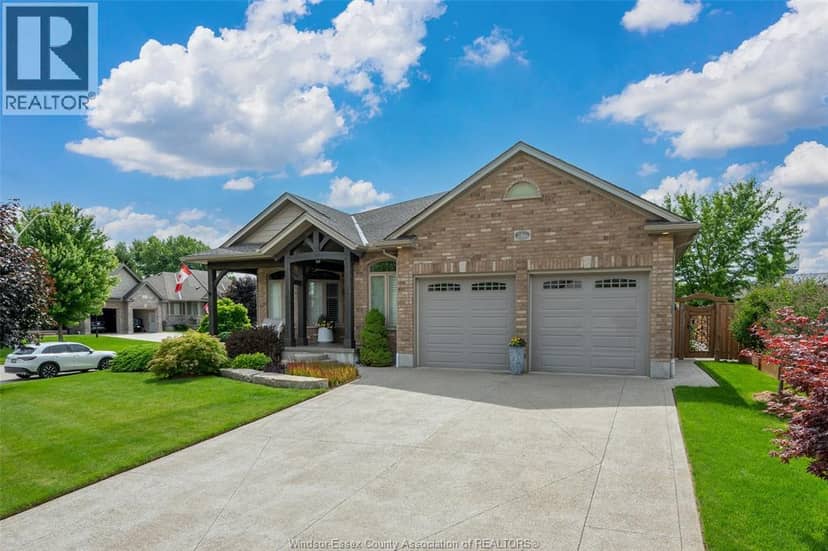 286 Dufferin Street — photo 1 of 40