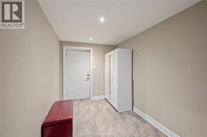 286 Dufferin Street — photo 34 of 40