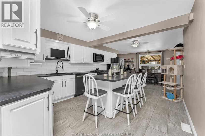 351 Superior Street — photo 10 of 40