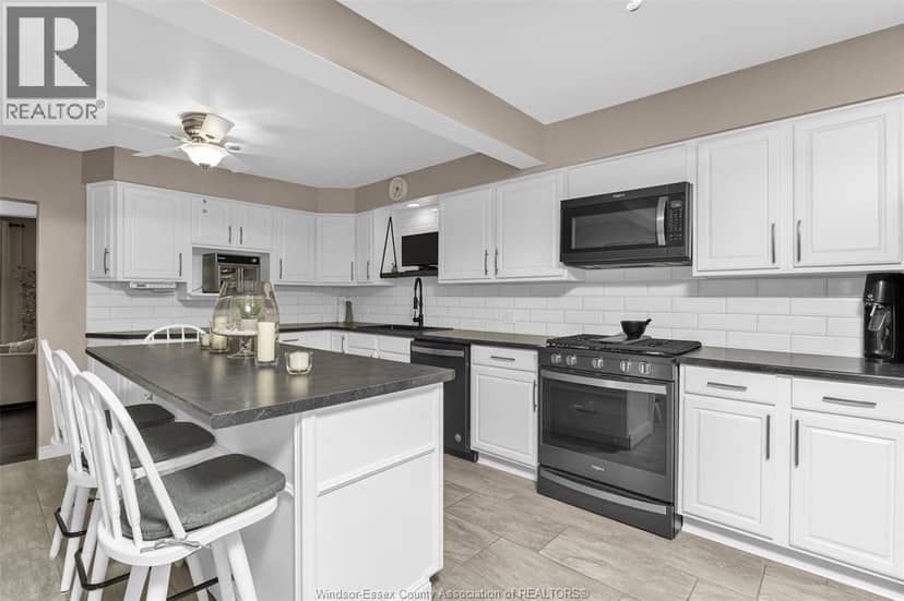 351 Superior Street — photo 11 of 40