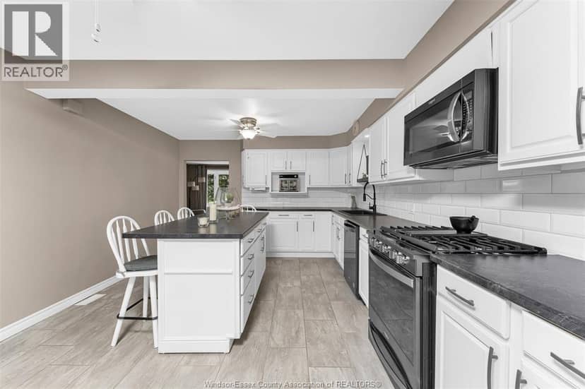 351 Superior Street — photo 12 of 40