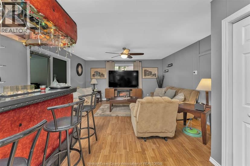 351 Superior Street — photo 16 of 40