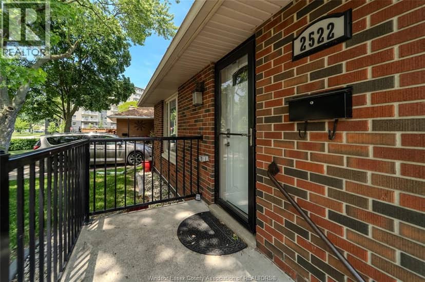 2522 Armstrong AVENUE — photo 4 of 27