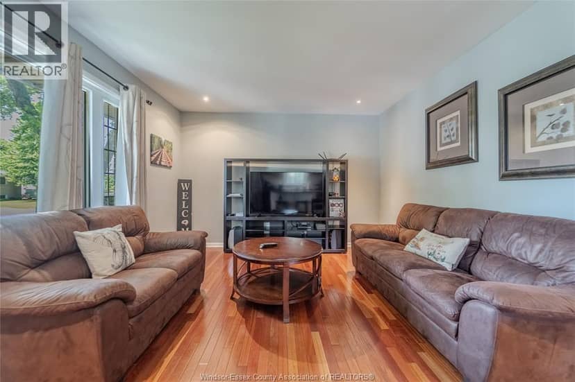 2522 Armstrong AVENUE — photo 5 of 27