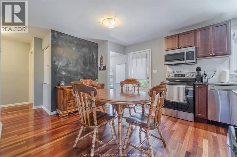2522 Armstrong AVENUE — photo 9 of 27