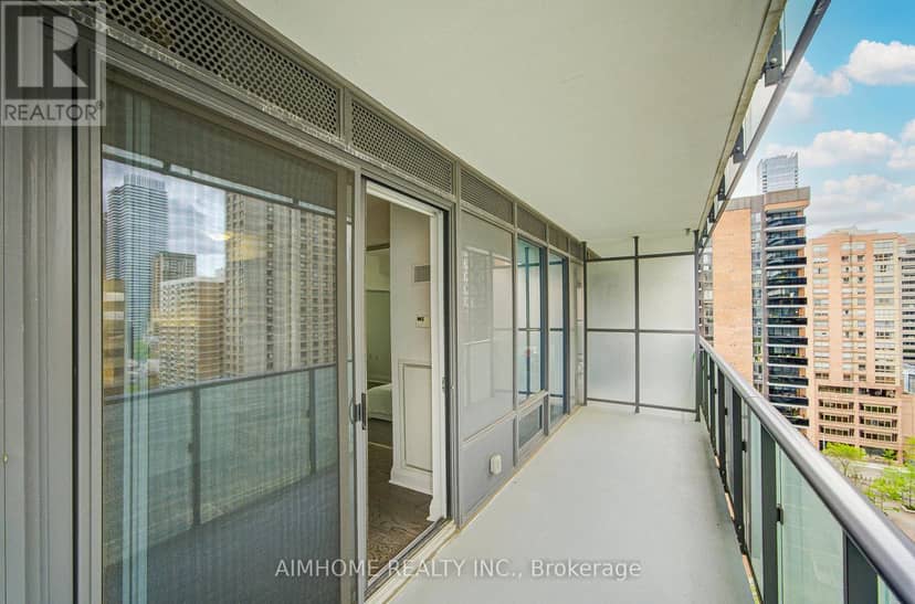 1401 - 65 St Mary Street — photo 29 of 34