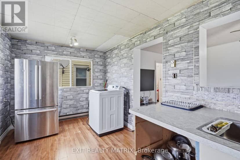 304 Abbott Street — photo 15 of 31