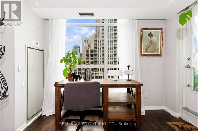 1312 - 215 Fort York Boulevard — photo 5 of 40
