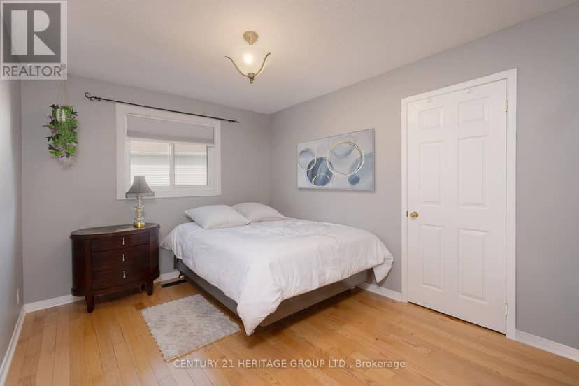 55 Chartwell Crescent — photo 27 of 39