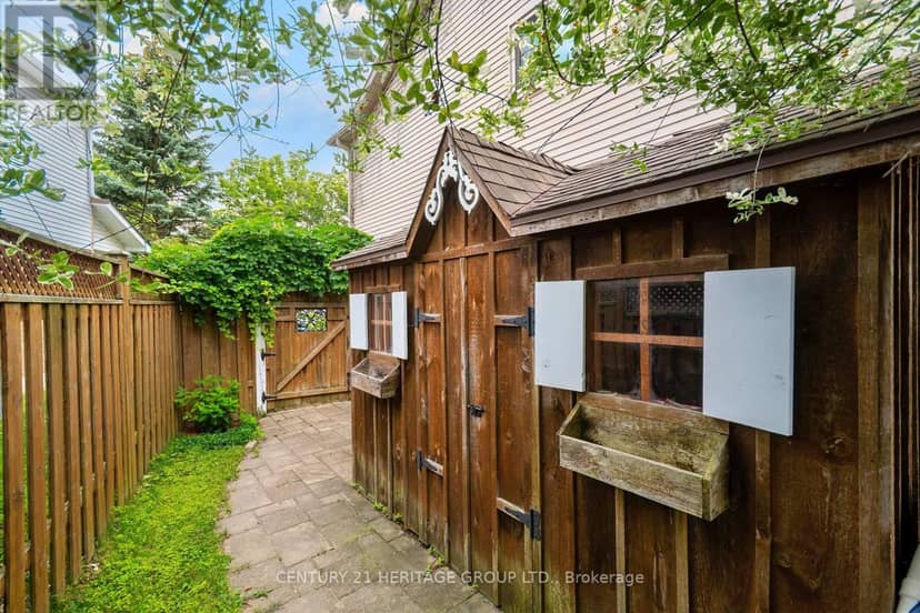 55 Chartwell Crescent — photo 33 of 39