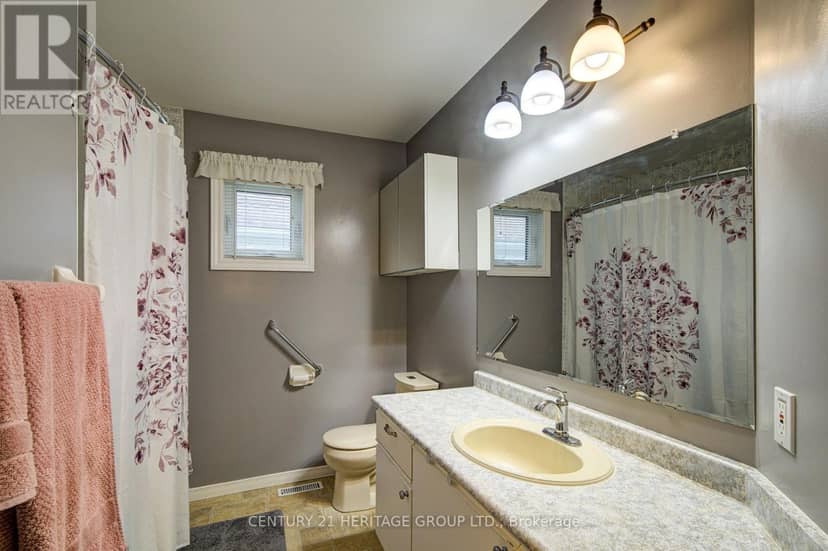68 Dyer Drive — photo 13 of 36