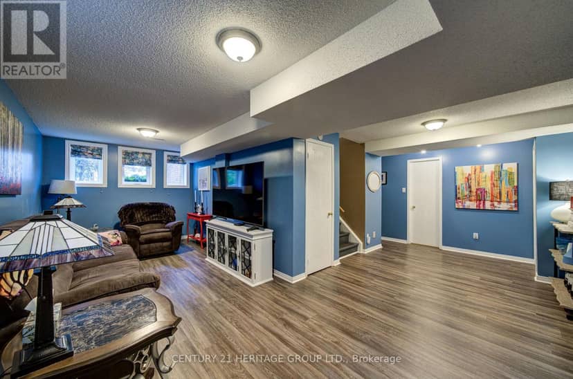 68 Dyer Drive — photo 18 of 36