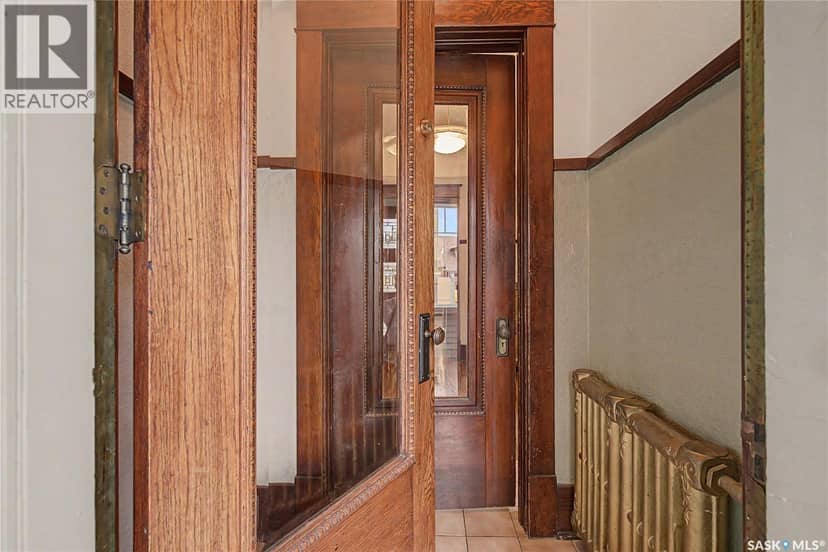 1037 Chestnut AVENUE — photo 9 of 40