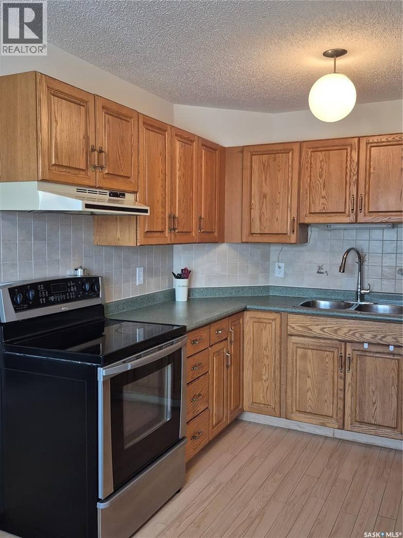 102 3220 33rd STREET W, Saskatoon, photo 2