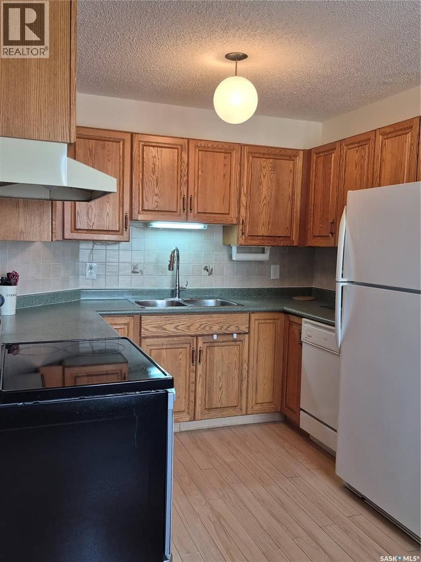 102 3220 33rd STREET W, Saskatoon, photo 3