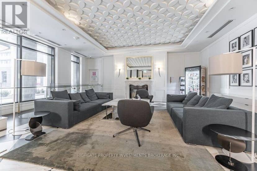 2711 - 955 Bay Street — photo 30 of 35
