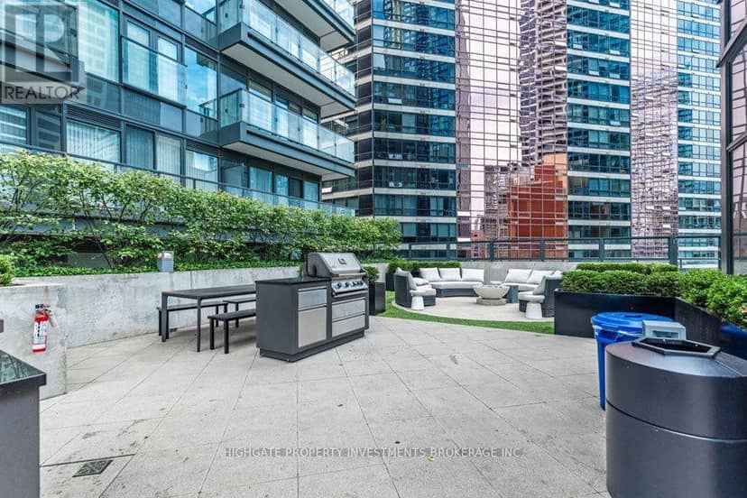 2711 - 955 Bay Street — photo 34 of 35