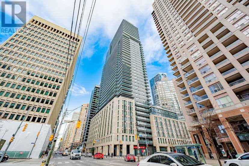 2711 - 955 Bay Street — photo 23 of 35