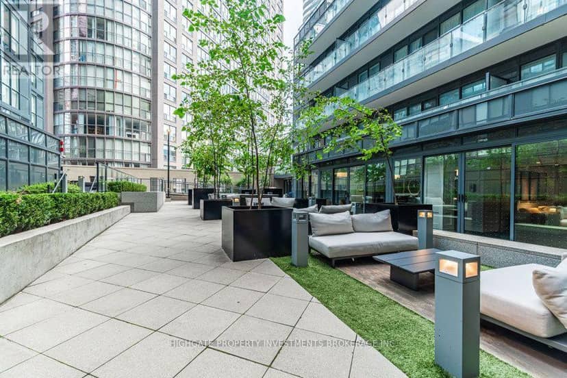 2711 - 955 Bay Street — photo 35 of 35