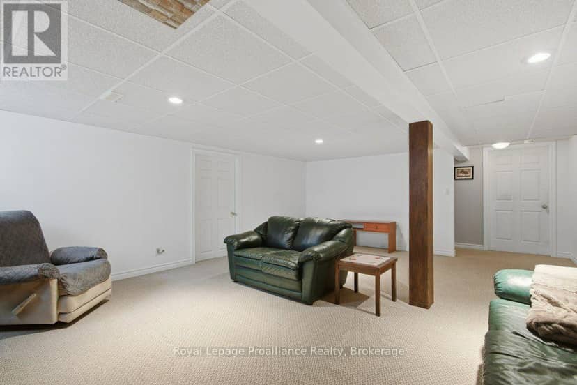 94 Sandbanks Court — photo 28 of 33