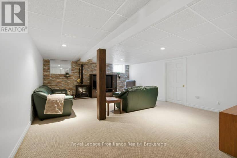 94 Sandbanks Court — photo 25 of 33