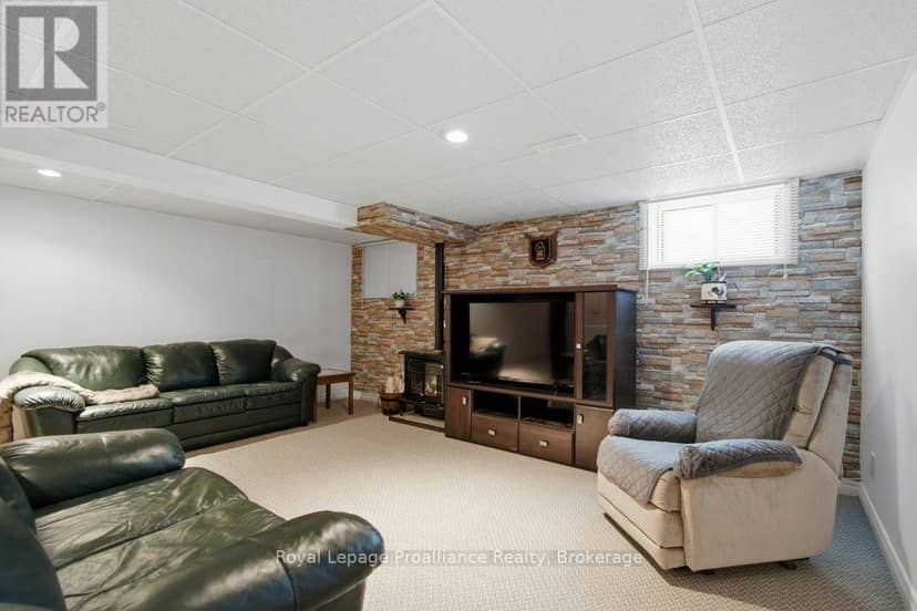 94 Sandbanks Court — photo 29 of 33