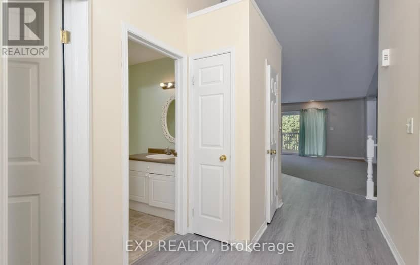21 - 1077 Hamilton Road — photo 16 of 40